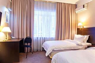 Отель Red Village Hotel Нур-Султан Улучшенный двухместный номер с 2 отдельными кроватями-3